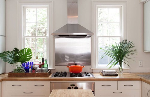 Radcliffeborough House | 5 Queen Beds, Historic Walkable Downtown Living