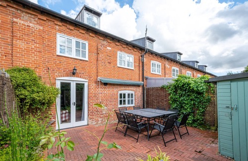 Halesworth House | 5 River Lane - Four Bedroom House, Sleeps 8