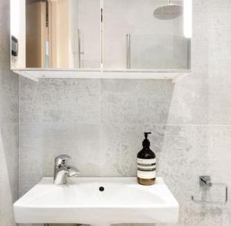 Vasastan Apartment | 5-room 120 SQM 3 bedrooms 2 bathrooms for 6 person