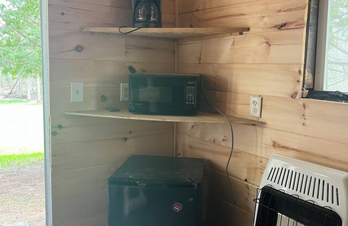 Germfask House | 5 separate living spaces up to 20 ppl Game room, fire pit mins away from Curtis