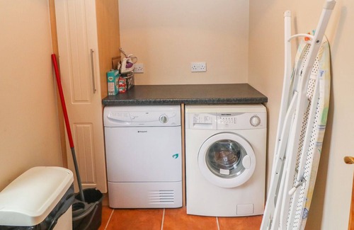 Sneem House | 5 SNEEM LEISURE VILLAGE, family friendly in Sneem, County Kerry