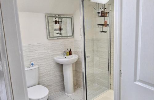 Doncaster House | 5 Star 1 Bed Sleeps 4 Free Parking