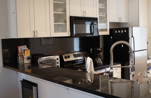 Palm Springs Condo | 5 STAR ACCOMIDATIONS AT A 2 STAR PRICEnDISCOUNT 1000 ON 2 MONTH RENTALS