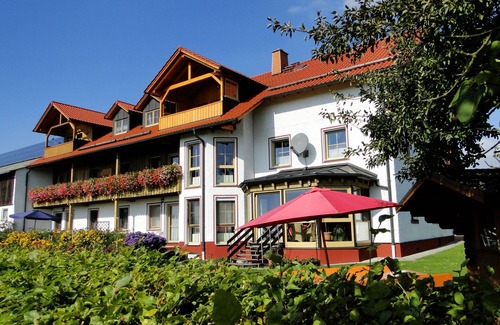 Barnau Apartment | 5-star apartment at Birkholmhof, biopool and sauna in the Upper Palatinate Forest