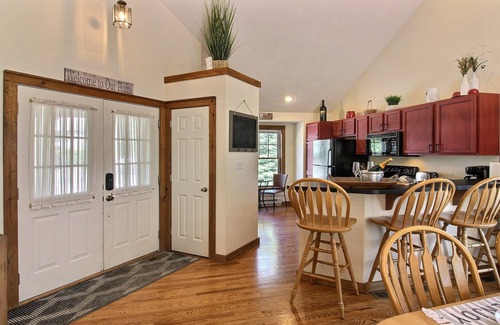 Tannersville House | 5 STAR!AUGUST SPECIAL, 4 Bed/4 Bath/Hot Tub/Full Bsmnt/Game Rm