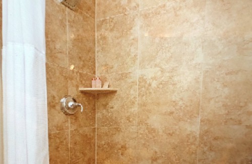 Dolphin Isles House | 5 Star Beach House! Blissful 1BR Fort Lauderdale Home