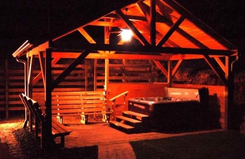 Ellijay Cabin | 5 Star Beauty, Cozy Elegance, Privacy and One Amazing Hot Tub Pavilion