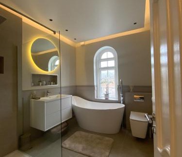 Lewisham House | 5 Star, Boutique Victorian,Entire 3 bedroom hse ,STH LONDON
