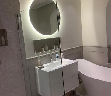 Lewisham House | 5 Star, Boutique Victorian,Entire 3 bedroom hse ,STH LONDON
