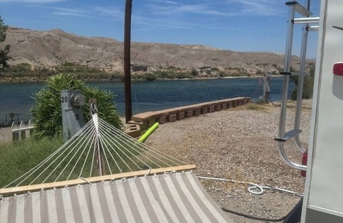 Bullhead City House | 5 Star Fishers Oasis on the River Jetski and Kayak