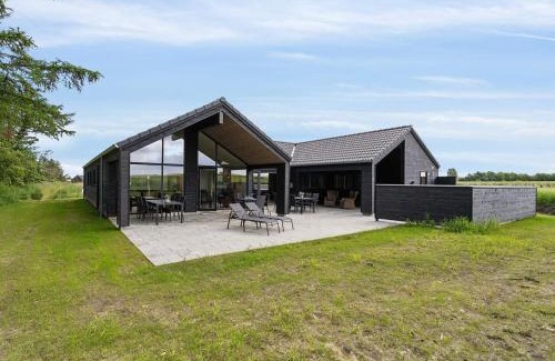 Sømarken House | 5 star holiday home in Aakirkeby, cleaning included
