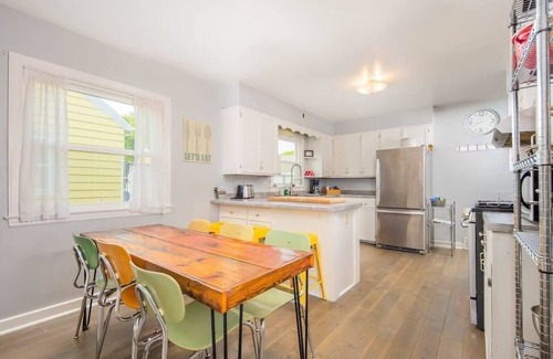 Appleton House | 5 star HOME 4 Bedroom, Chef's Kitchen, Downtown