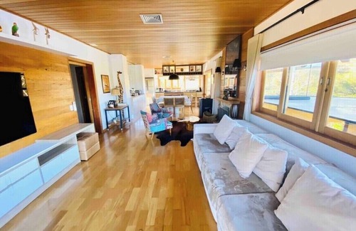 Campos do Jordao House | 5-star house in mountain condominium🍁c/heated pool, sauna and gym.