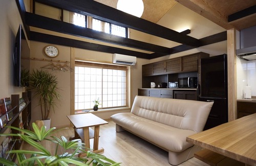 Nakagyo Ward House | 5-Star Kyomachiya with Private Garden next to Nijo Castle-Max 9P