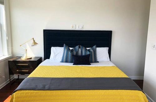 Pleasant Street Apartment | 5-star Luxury Apartment - Atop the Seagle Building