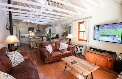 Constantia House | 5 Star Luxury - Lime Cottage