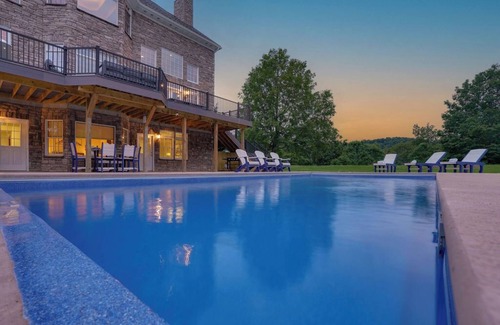 Clearville House | 5 -Star Luxury Mountain Getaway - Grandview Lodge - HEATED POOL IS OPEN !