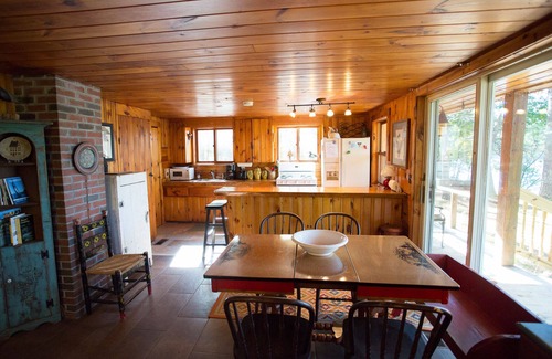 Waterford Cabin | 5 STAR Magical Waterfront Cabin on Papoose Pond! 25 Minutes to Sunday River.
