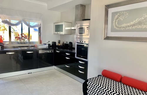 Porto de Mos Apartment | 5* STAR OCEAN VIEW APARTMENT- By the Beach, 2 Pools, Sauna, Jacuzzi Hot tub, Gym