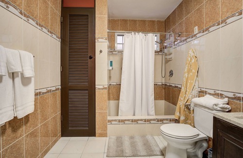 Playa Fortuna House | 5 STAR villa, STUNNING VIEWS! A/C! POOL! Close to Beaches, Kiosks, El Yunque!