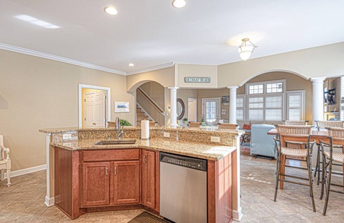 Ocean View House | 5 star premier golf property! tennis PB pools shuttle+dog welcome, clean modern