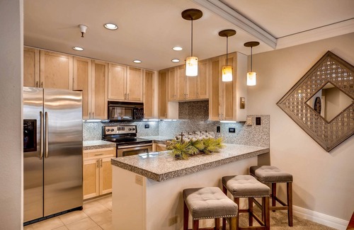 Peak 9 Condo | 5 Star -PRIME LOCAL Autumn Delight VILLAGE @ BRECK Mountain Side Pool+Hot Tubs+