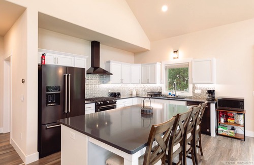 Wild Rose House | 5 Star Rated on Leading Vacation Rental Platforms