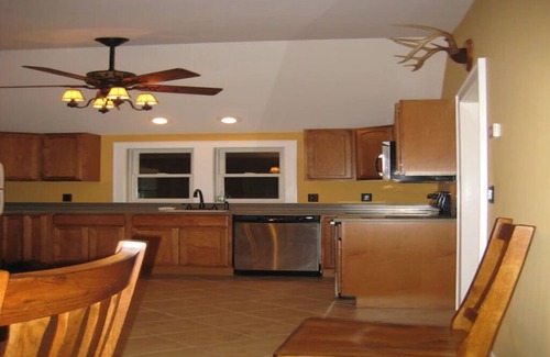 Wevertown House | 5 STAR RATED, Reduced space/cost for 2, 1st floor stay, See photos, 1 bedroom