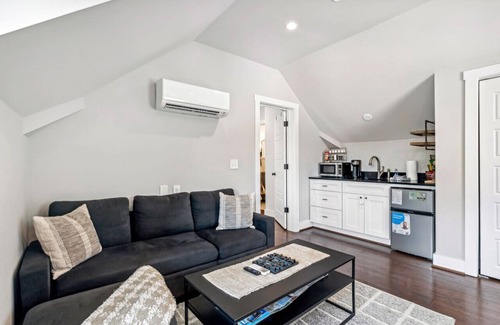 Franklin Apartment | 5-Star Rated | Walk to Main St | Spotless & Quiet