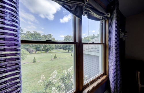 Monticello House | 5 Star Secluded Private Estate -Hot Tub, Pool+Ski >Southwoods Mountain Vacation!