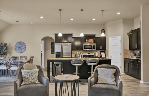 Bixby House | 5 star single level home, 4 bdrm, 3 bath + private office and great backyard!