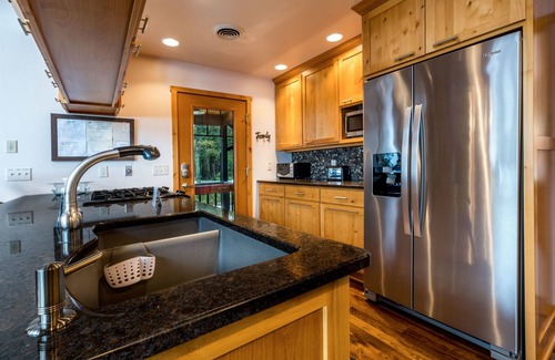 Sturgeon Bay House | 5-Stars! 1.3 Acres On Lk Mich!- Prime Oct Dates Still Available!