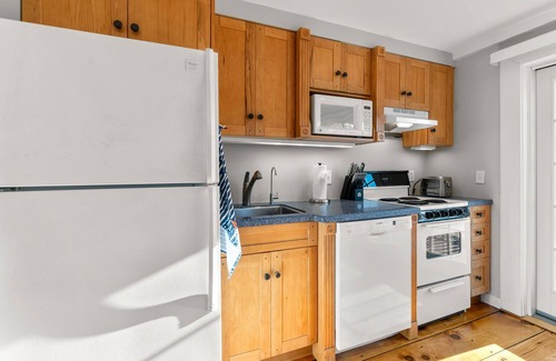 Mashpee Cottage | 5-Stars, Exceptional, 2 bedrooms, 1.5 baths, with magnificent views.