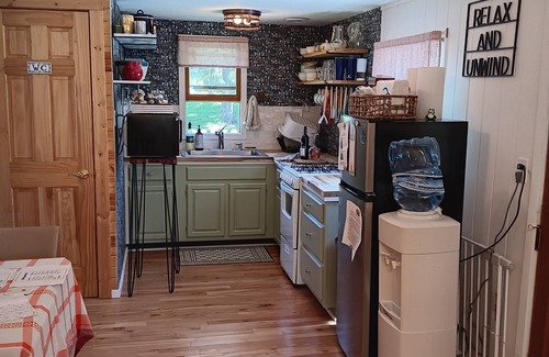 Markesan Cottage | 5 Stars! Fall is magical in Green Lake!