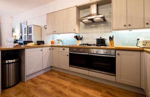 Criccieth House | 5* Stunning Victorian House, Sleeps 20, Located on the Seafront at Criccieth