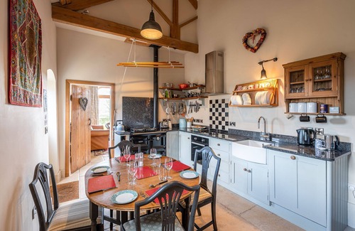 Huggate House | 5* stylish, luxury barn conversion, private hot tub, fabulous views