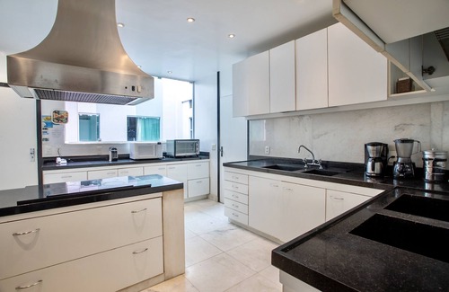 Copacabana Apartment | 5-suite penthouse in Copacabana with sea view