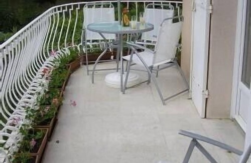 Saint-Cyr-sur-Mer Apartment | 5' walk from Les Lecques beach, independent apartment