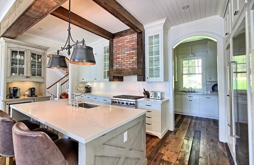 Seguin Cottage | 5-year old, Luxury Build on Joe! Immaculate Main + Guest Cottage! Tennis!