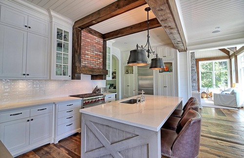 Seguin Cottage | 5-year old, Luxury Build on Joe! Immaculate Main + Guest Cottage! Tennis!