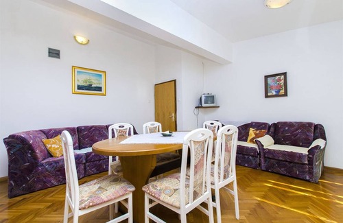 Jadrtovac Apartment | 50 m² Apartment ∙ 2 bedrooms ∙ 5 guests