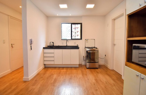 Barra Sul Apartment | 50 mts da Praia na Rua 3500, Garagem e Wi-fi P2101