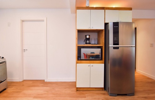 Barra Sul Apartment | 50 mts da Praia na Rua 3500, Garagem e Wi-fi P2101