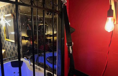 Nievroz Hotel | 50 Nuances de Parenthèses