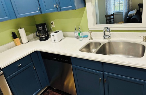 Weston House | 50%OFF Riverfront WestonHome 1.6 Acers-NYC 1 hour Near estaurants I-95& Parkway