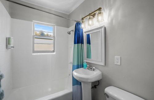 Pacific Beach Apartment | 500 ft to Ocean Relaxing stay Parking WiFi 834