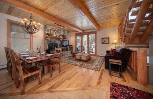 Fraser House | 500 North Lupine