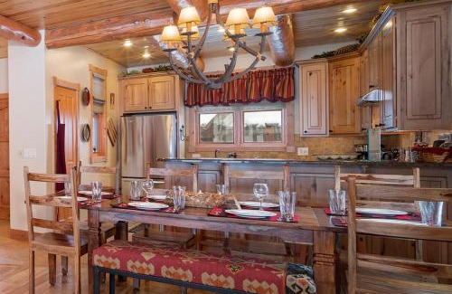 Fraser House | 500 North Lupine