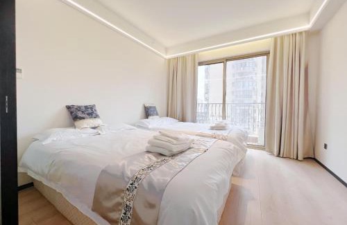 Huangpu Apartment | 500-square-meter river view luxury home with elevator access near Yu Garden