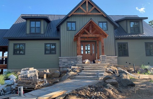 Calabogie Ski Chalet | 5000 sq ft luxury vacation home with 6 bedrooms 7 bathroom.